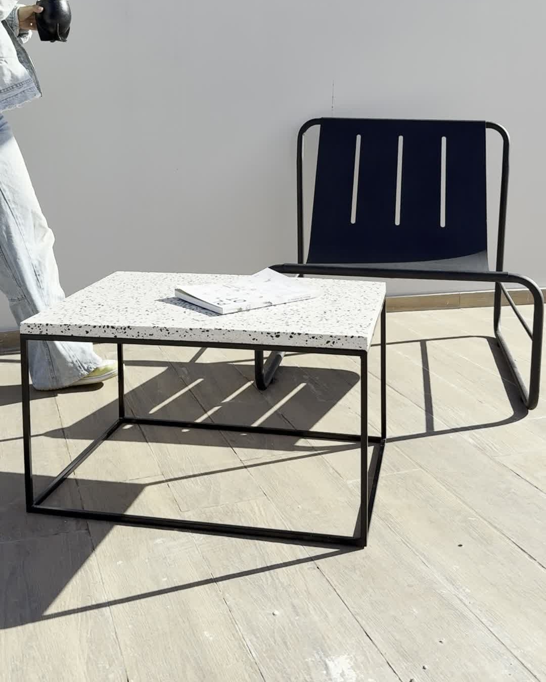 Mesa QBO en una terraza